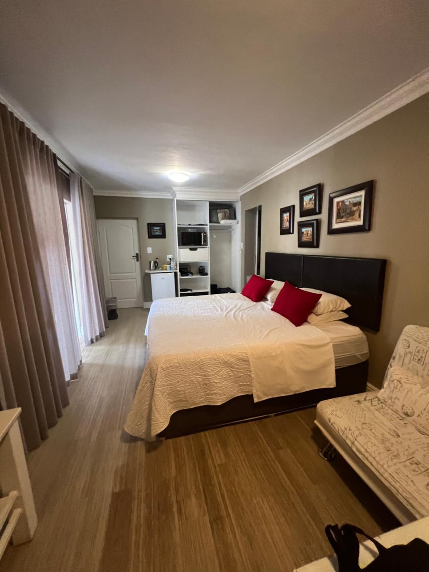 Milas Place Somerset West Exterior photo
