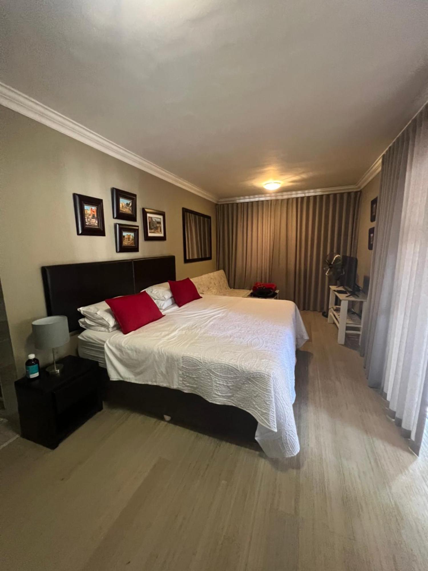 Milas Place Somerset West Exterior photo